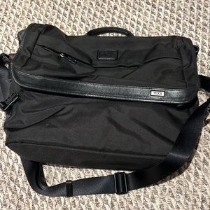 Tumi Alpha 2 Leather & Nylon Messenger Bag/ Briefcase